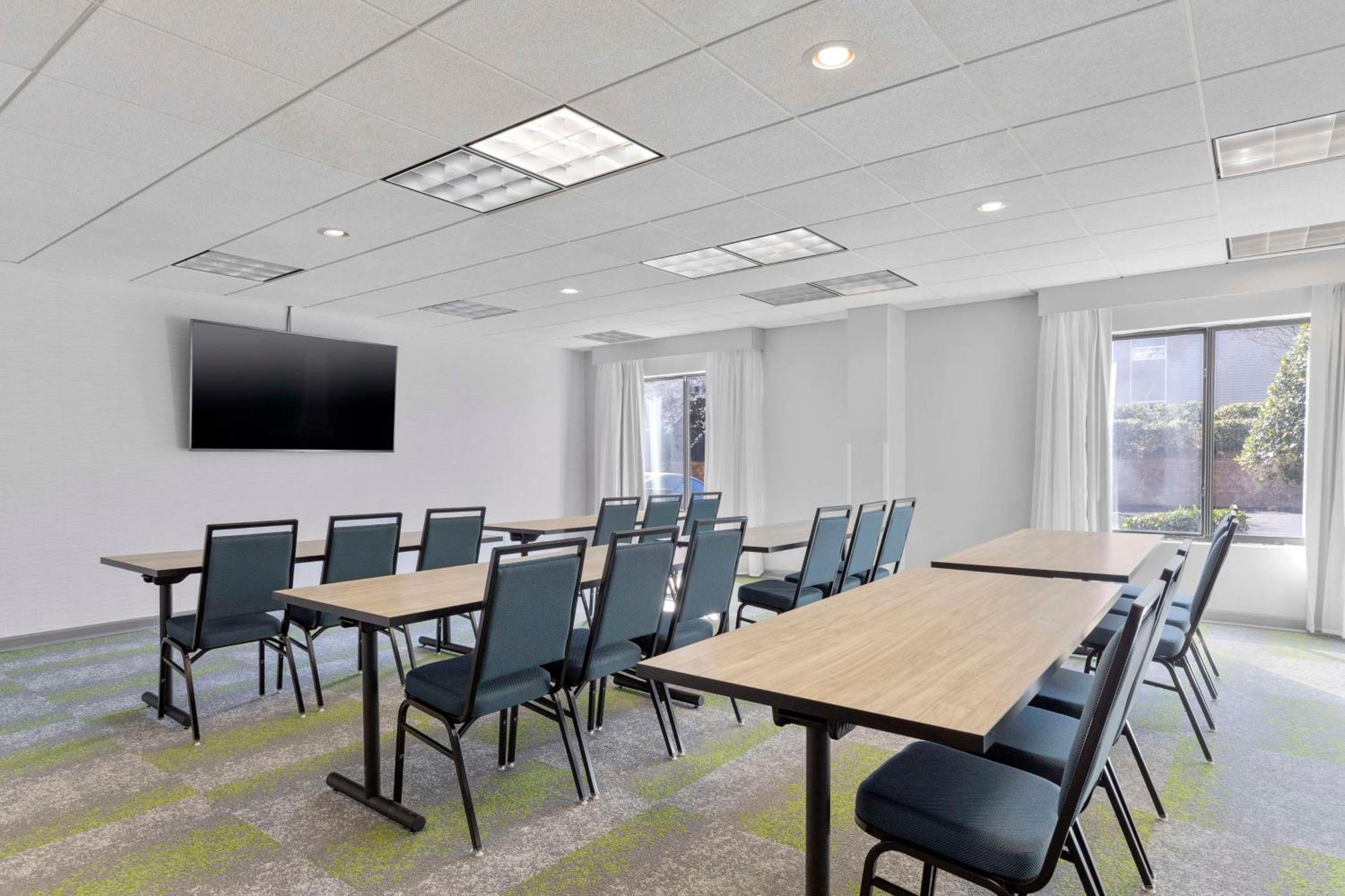 Spark By Hilton Greensboro Esterno foto